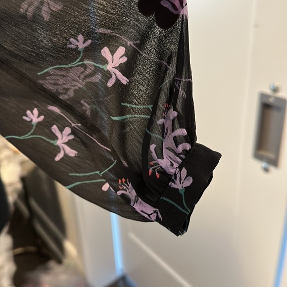 Banana Republic sheer sleeves floral long dress. Size 0 Black with lilac flowers - Picture 10 of 10